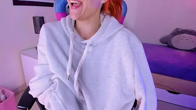 Snapshot of celeste_blazze_ chatting on 02-17-26, 04:48 celeste blazze online show from 02-17-26, 04:48