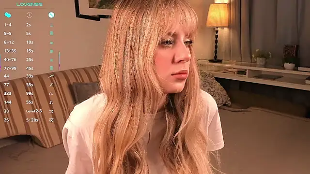 TessaStruble online show from 12-19-25, 09:22