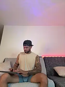 AUSTINN TORRES online show from 03-10-26, 12:58
