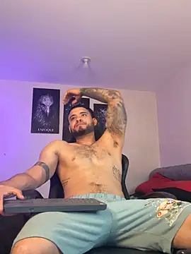 Snapshot of AUSTINN_TORRES chatting on 01-08-26, 12:16 AUSTINN TORRES online show from 01-08-26, 12:16