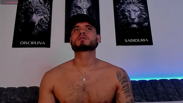 AUSTINN TORRES online show from 05-28-26, 04:20