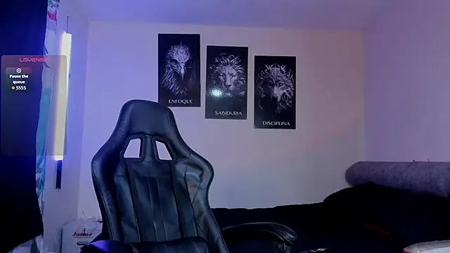 Snapshot of AUSTINN_TORRES chatting on 01-15-26, 12:36 AUSTINN TORRES online show from 01-15-26, 12:36