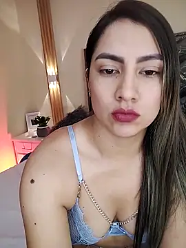 Snapshot of Violeth_Grey chatting on 10-29-25, 08:08 Violeth Grey online show from 10-29-25, 08:08