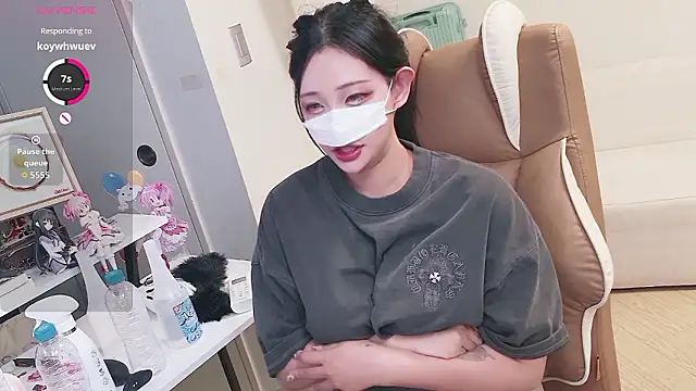 Milk Sola online show from 06-21-26, 12:22