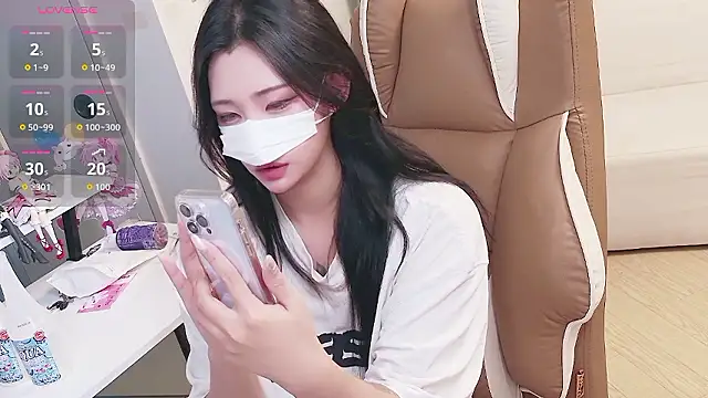 Milk Sola online show from 06-26-26, 10:32