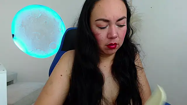 Yadis hot online show from 10-30-25, 07:44