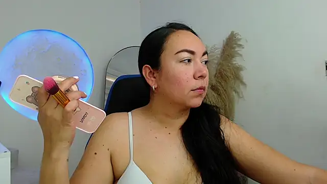 Yadis hot online show from 11-06-25, 08:35