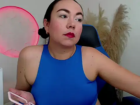 Yadis hot online show from 11-12-25, 07:51