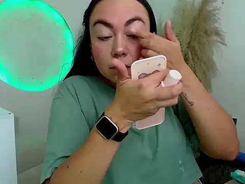 Yadis hot online show from 12-15-25, 10:15