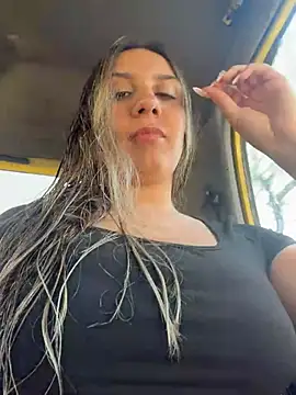 sarah honey   online show from 12-15-25, 03:07