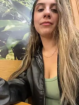 sarah honey   online show from 11-19-25, 02:50