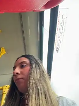 sarah honey   online show from 11-23-25, 03:44