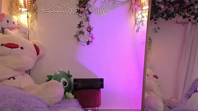 ISA NIXON online show from 02-10-26, 01:37