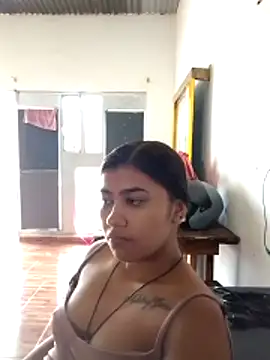 lindalatina11 online show from 10-26-25, 02:39