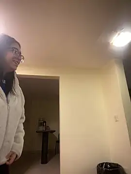 Kloe Novoa online show from 04-16-26, 12:50