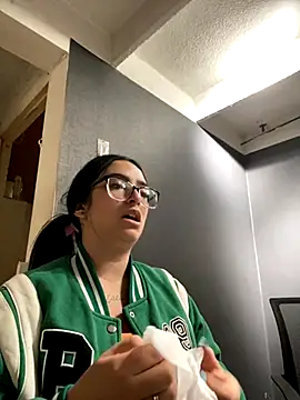 Kloe Novoa online show from 11-17-25, 12:53