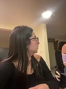 Kloe Novoa online show from 04-14-26, 12:10