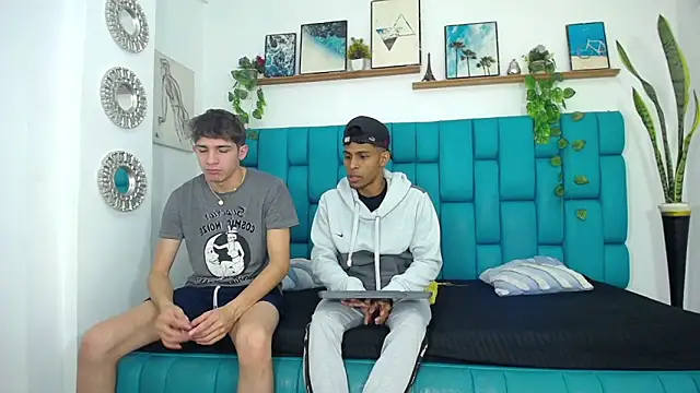 Hot Boys Latinos X online show from 11-02-25, 03:06