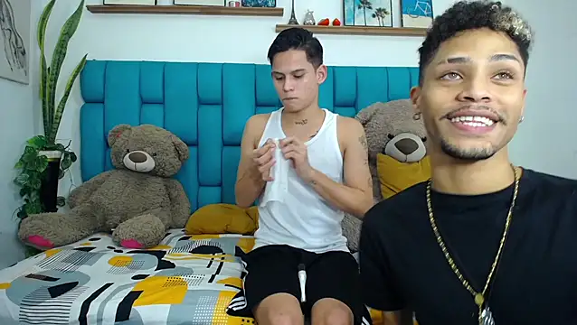 Hot Boys Latinos X online show from 03-12-26, 08:24