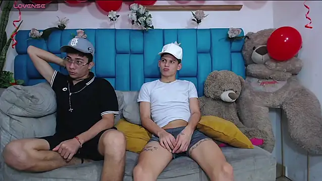 Hot Boys Latinos X online show from 02-15-26, 07:02