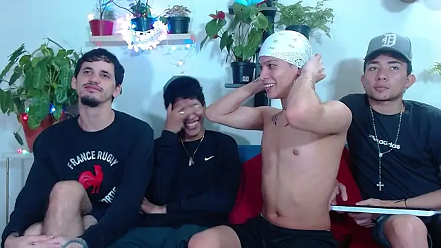 Hot Boys Latinos X online show from 04-05-26, 07:42