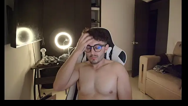 Snapshot of lionandreough chatting on 10-24-25, 06:12 lionandreough online show from 10-24-25, 06:12