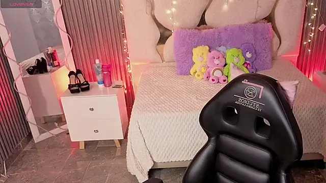 MAIILY TAY online show from 02-07-26, 11:51