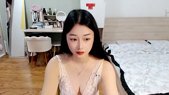 Snapshot of TT-07 chatting on 10-31-25, 01:52 TT-07 online show from 10-31-25, 01:52