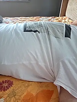 Snapshot of Efe53100 chatting on 11-17-25, 04:49 Efe53100 online show from 11-17-25, 04:49