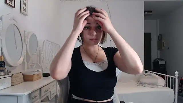 bellefleurrr online show from 06-18-26, 12:42
