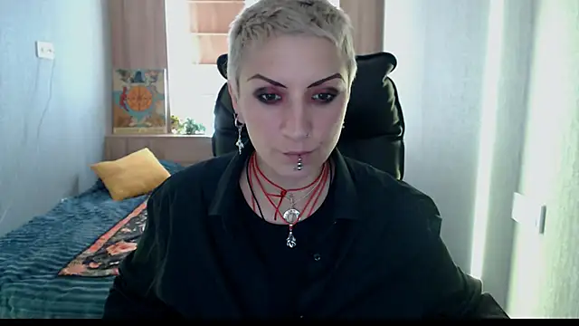 Snapshot of Sweet-n-Strong chatting on 06-15-26, 11:10 Sweet-n-Strong online show from 06-15-26, 11:10