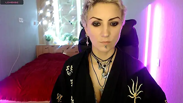 Sweet-n-Strong online show from 11-18-25, 01:03