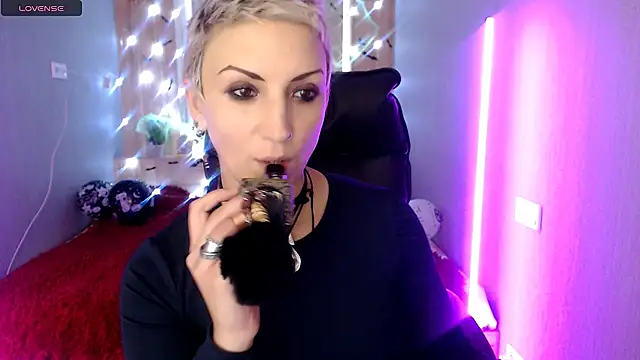 Sweet-n-Strong online show from 11-08-25, 11:25