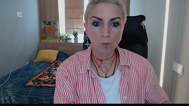 Snapshot of Sweet-n-Strong chatting on 06-09-26, 12:17 Sweet-n-Strong online show from 06-09-26, 12:17