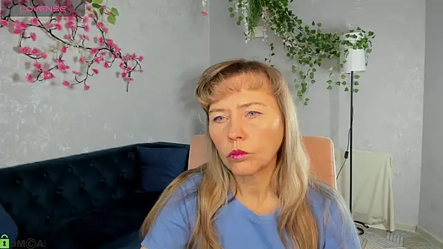 Carla Vogue online show from 11-28-25, 11:10