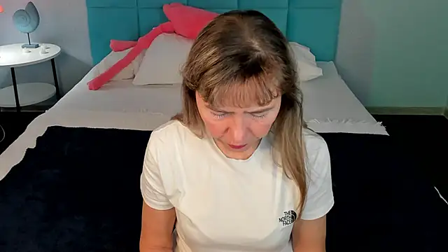 Carla Vogue online show from 11-08-25, 02:59