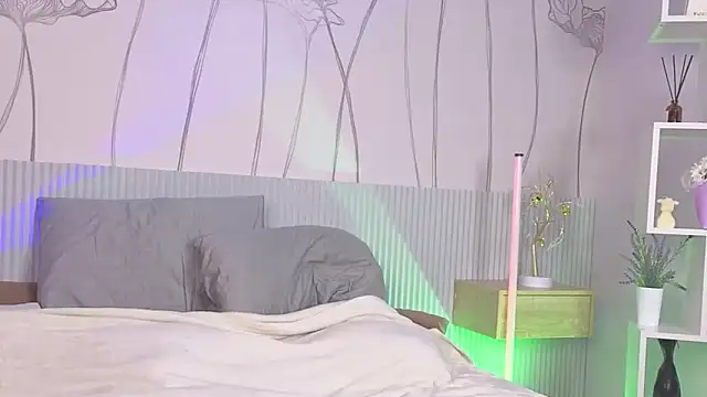 Charil Wilson online show from 10-30-25, 04:33