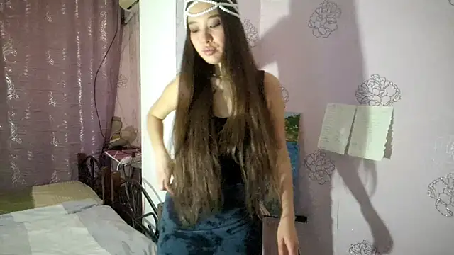 LumiHeart online show from 10-31-25, 04:03