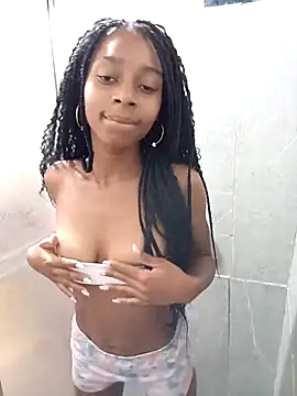Snapshot of Dashia19 chatting on 10-25-25, 03:45 Dashia19 online show from 10-25-25, 03:45