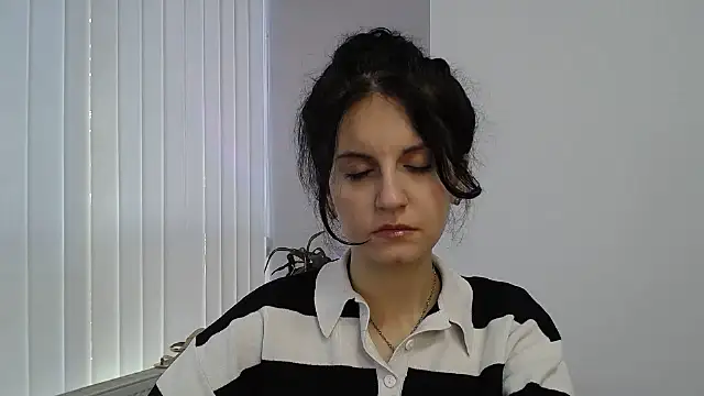 Snapshot of StellaAnia chatting on 10-29-25, 09:30 StellaAnia online show from 10-29-25, 09:30