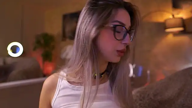 MaddieBryggs online show from 04-15-26, 07:58