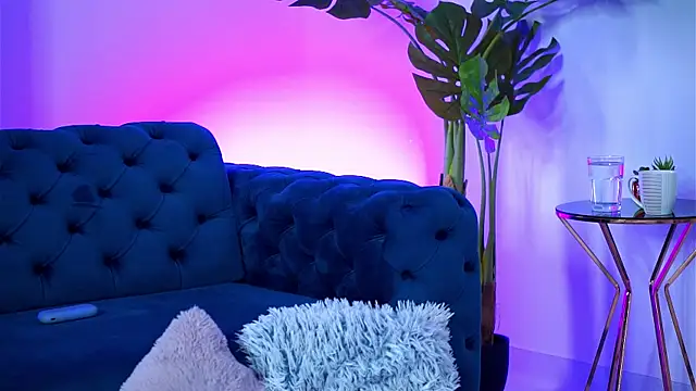 MaddieBryggs online show from 11-07-25, 09:58