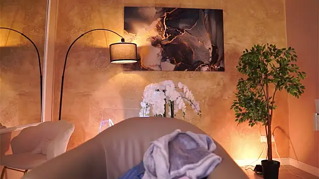 Snapshot of MaddieBryggs chatting on 02-27-26, 10:04 MaddieBryggs online show from 02-27-26, 10:04