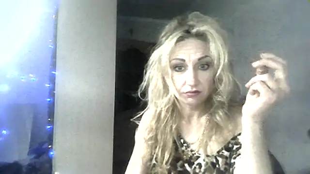 LilaniLoverx online show from 11-17-25, 01:37