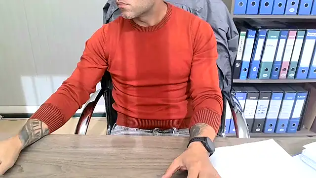 Evasionee online show from 10-31-25, 10:34