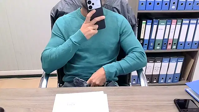 Evasionee online show from 10-30-25, 08:01