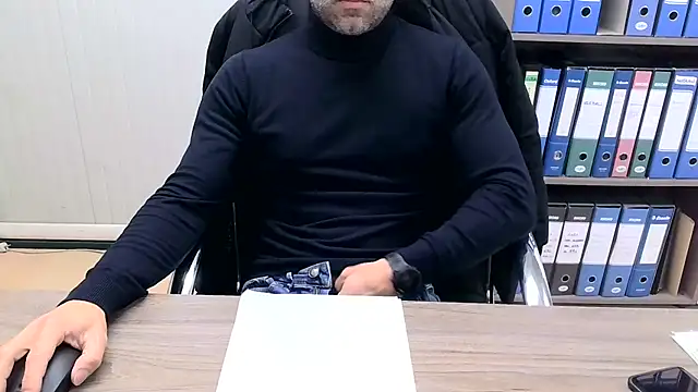 Evasionee online show from 12-15-25, 07:36