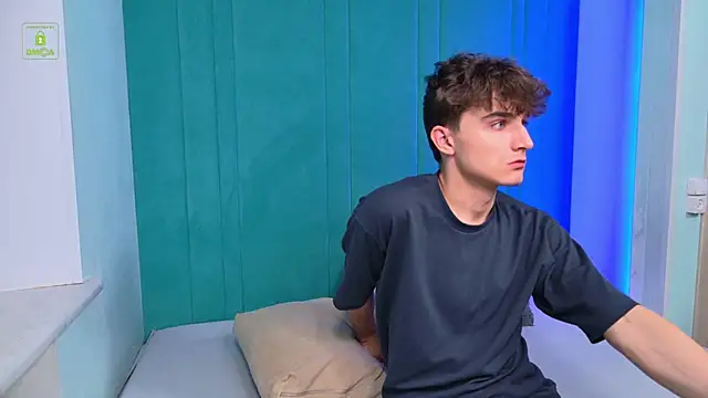 Richard steele hot online show from 12-19-25, 03:47