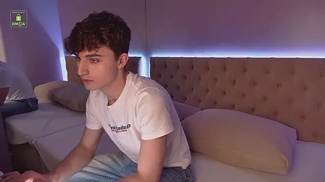 Richard steele hot online show from 10-30-25, 03:20