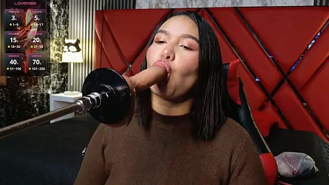 Snapshot of WhitneySweet chatting on 02-18-26, 04:10 WhitneySweet online show from 02-18-26, 04:10